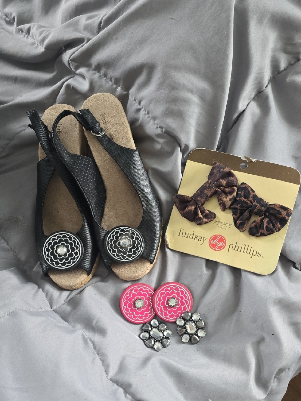 lindsay phillips Wedge Interchagable Shoes. 4 Diffent Snap On Designs.